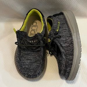Toddler Hey Dude Shoes! K8